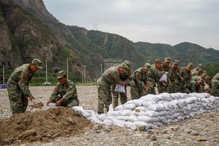 入选德国足球名人堂，鲁梅尼格、拉姆、克洛泽等人出席颁奖仪式